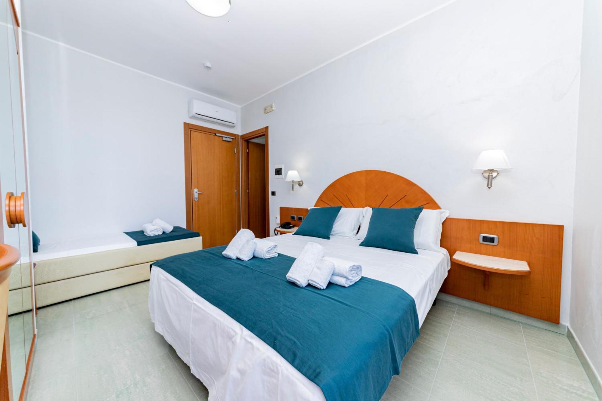 Hotel Alba トッレ・ラピッロ エクステリア 写真